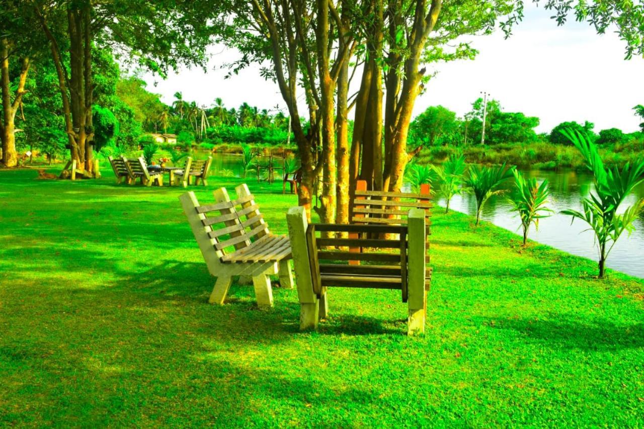 Canal Side Safari Resort اوداوالاوي المظهر الخارجي الصورة