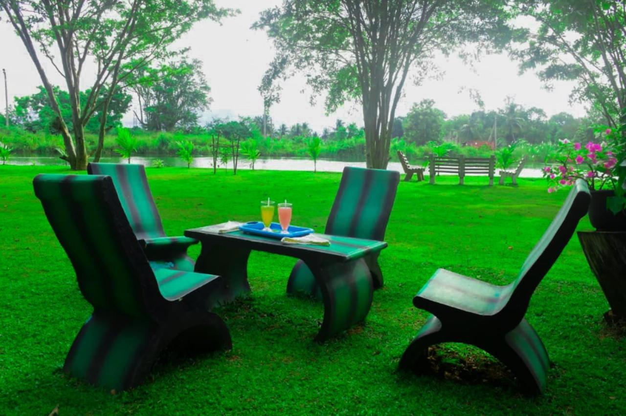 Canal Side Safari Resort اوداوالاوي المظهر الخارجي الصورة